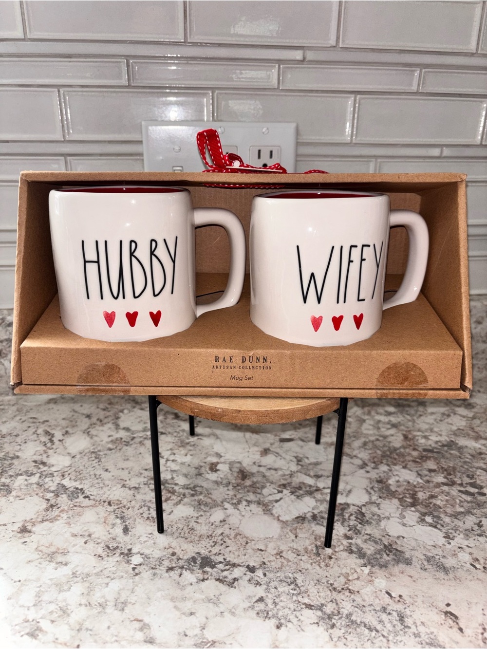New Rae Dunn Hubby & Wifey heart Mug Set